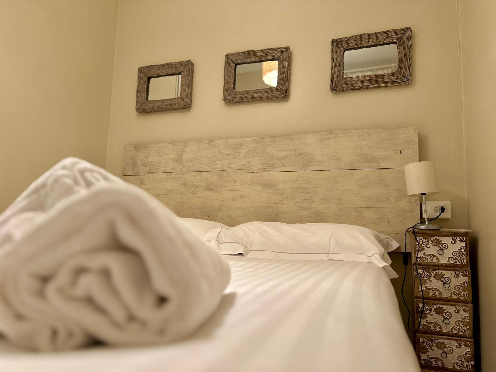 Aparthotel Lauri & Faggi Desenzano del Garda Exterior foto