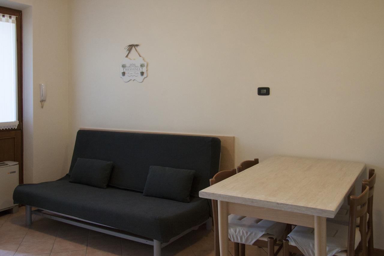 Aparthotel Lauri & Faggi Desenzano del Garda Exterior foto