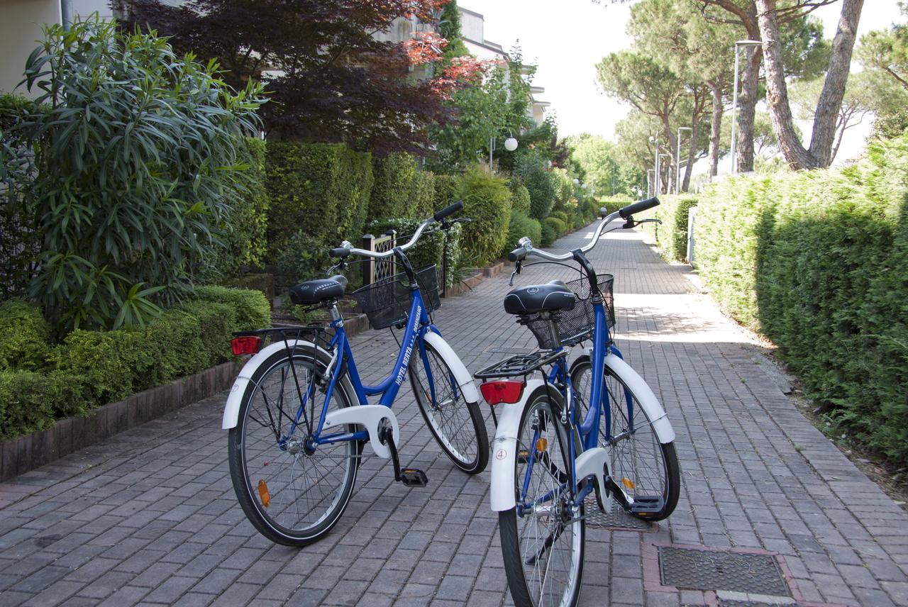 Aparthotel Lauri & Faggi Desenzano del Garda Exterior foto