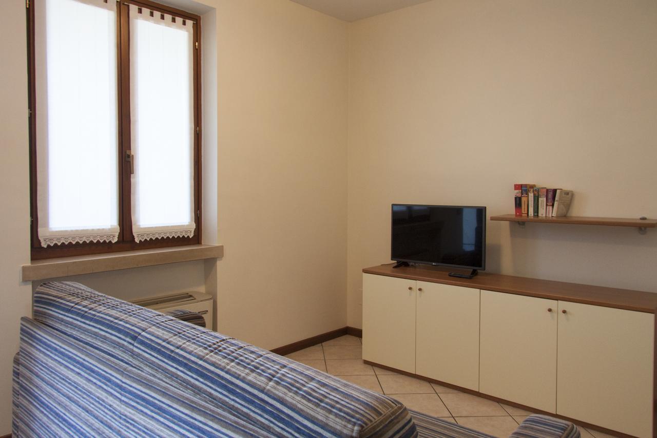 Aparthotel Lauri & Faggi Desenzano del Garda Exterior foto